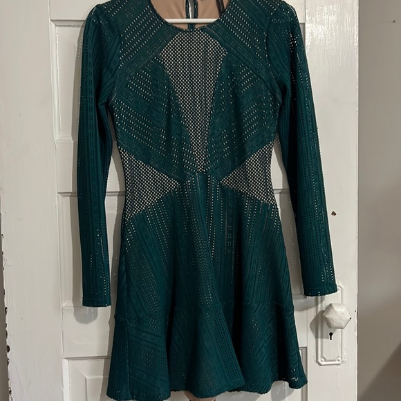 BCBG Max Azria Size XXS Green Long Sleeve Dress - Picture 1 of 3